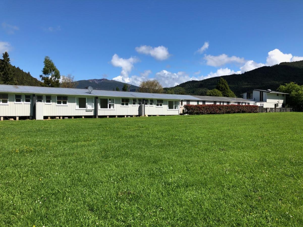 Rainbow Motel & Hot Pools Turangi Exterior photo