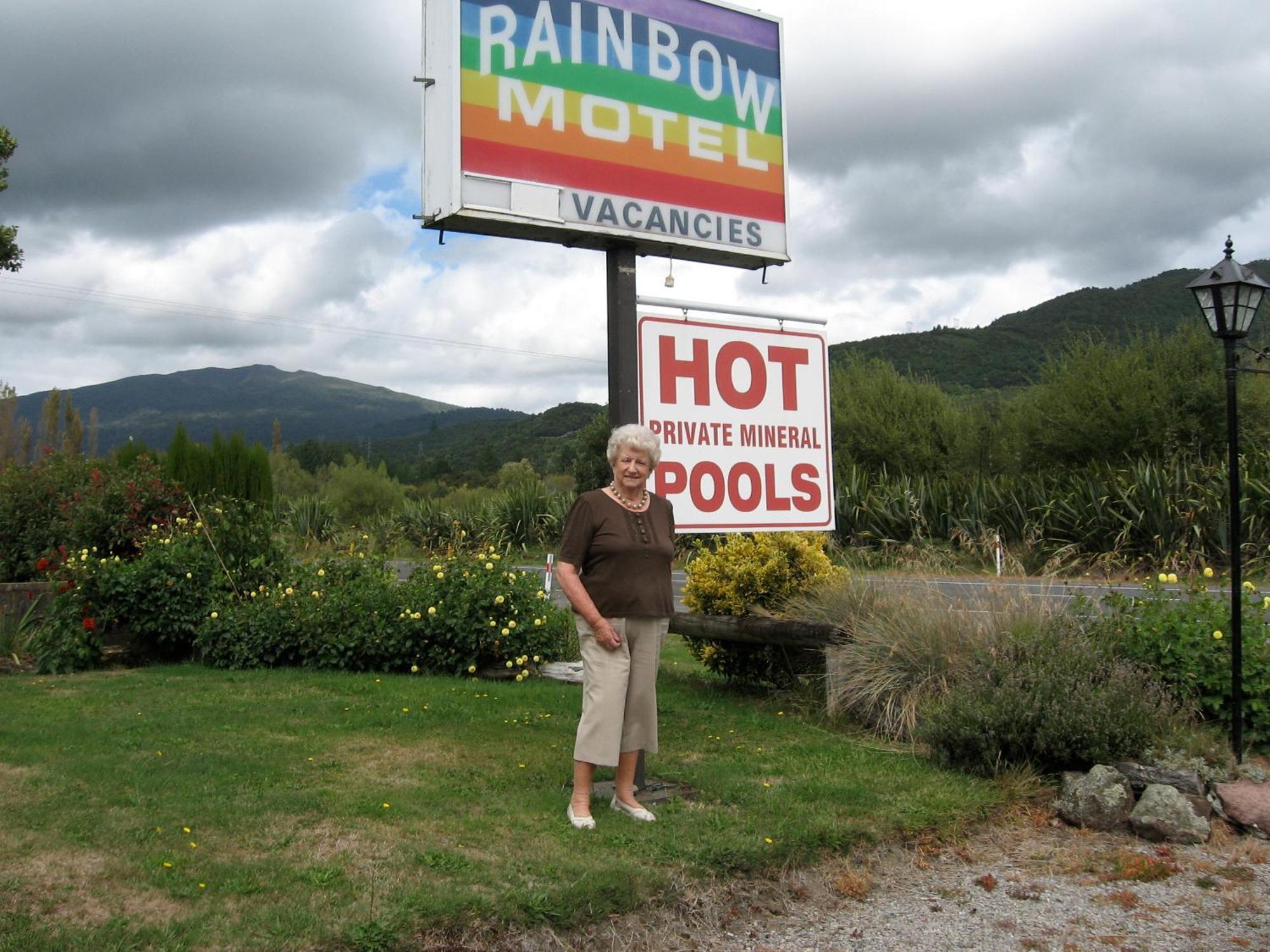 Rainbow Motel & Hot Pools Turangi Exterior photo